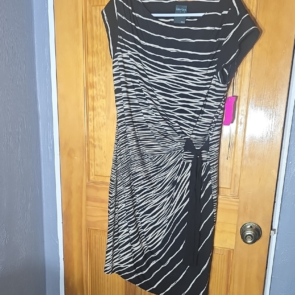 Elegant Asymmetrical Dress in Black and Cream